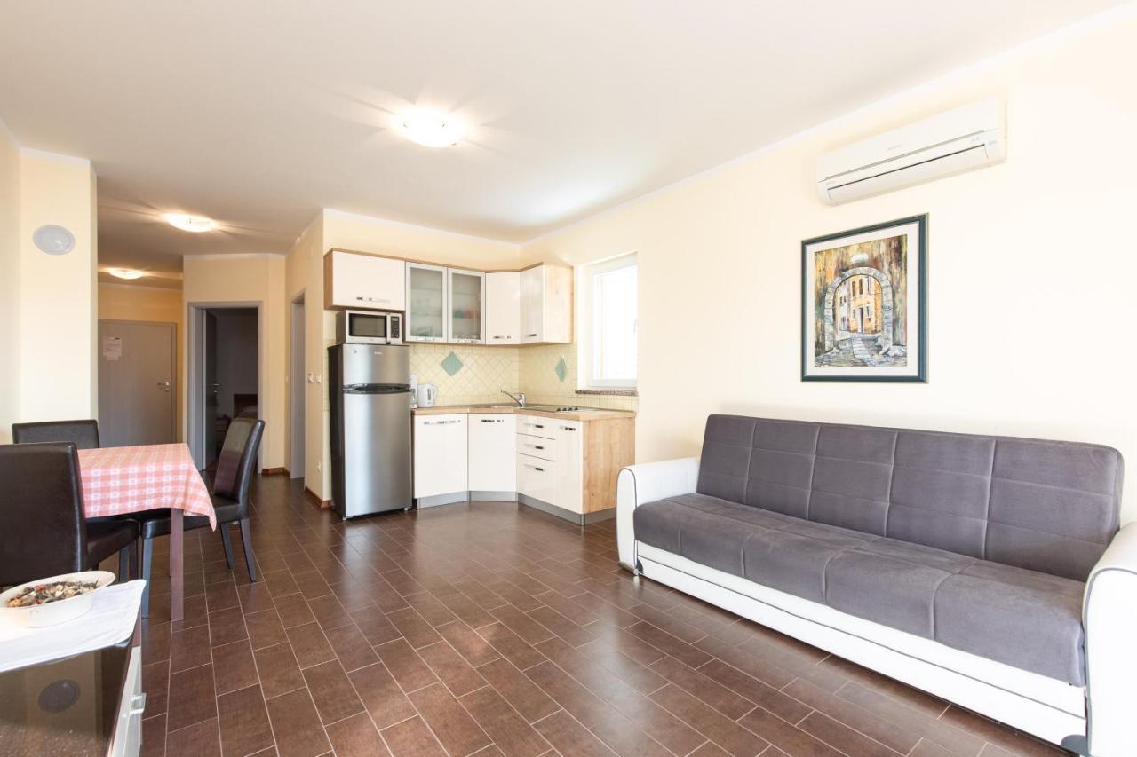 Apartments Bella Vista Đảo Krk Ngoại thất bức ảnh