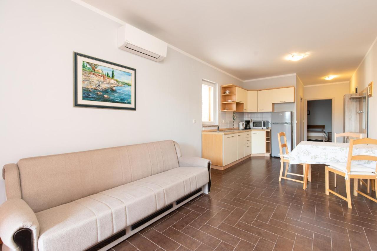 Apartments Bella Vista Đảo Krk Ngoại thất bức ảnh